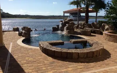 Creative way to make the most of a lakeside pool
