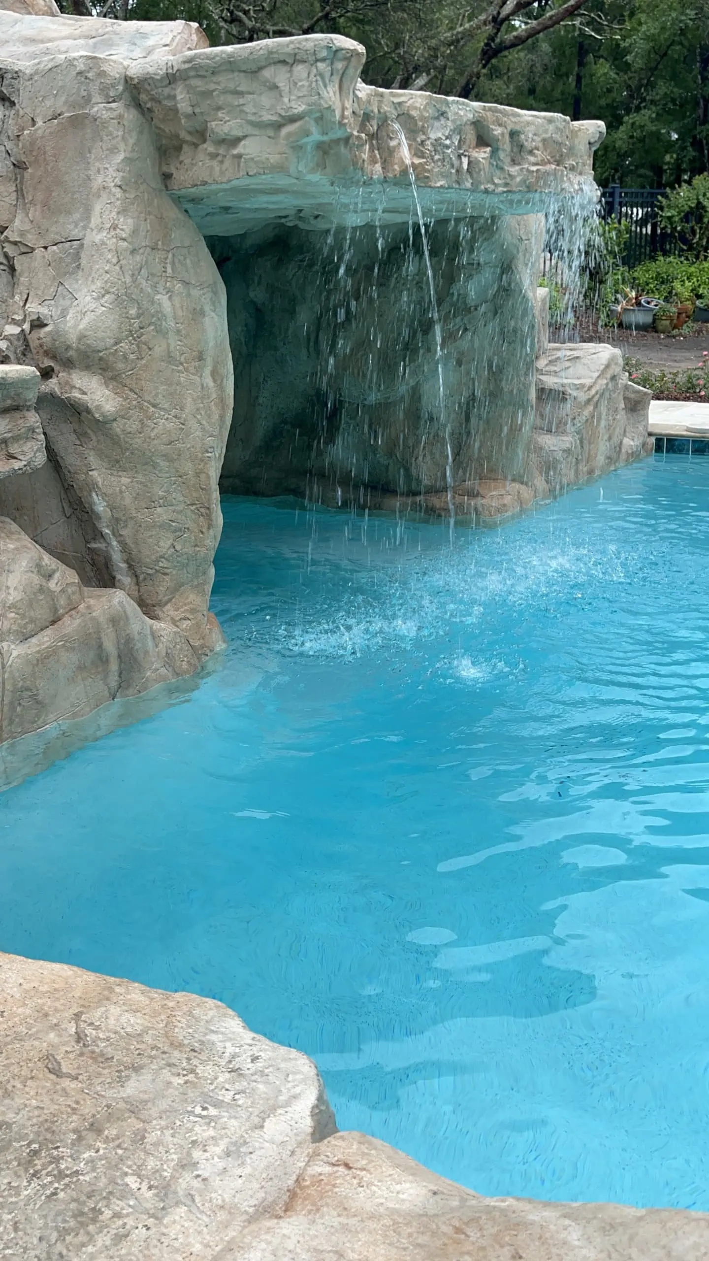 faux rock grotto spa 0400 scaled
